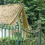 Manoir De Bois En *