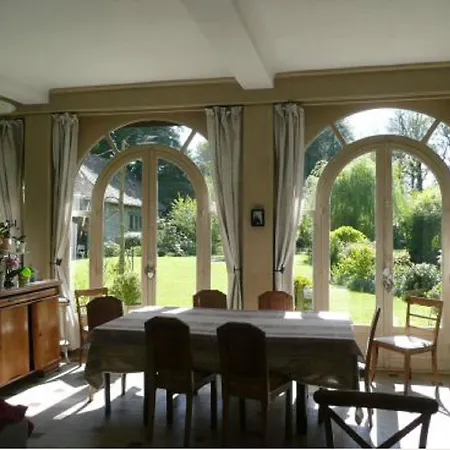 לינה וארוחת בוקר Manoir De Bois En