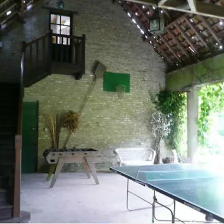 לינה וארוחת בוקר Manoir De Bois En