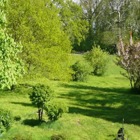 Manoir De Bois En לינה וארוחת בוקר