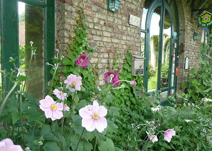 Manoir De Bois En Couette-café