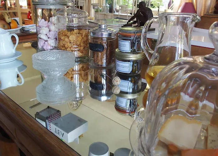 Manoir De Bois En Couette-café